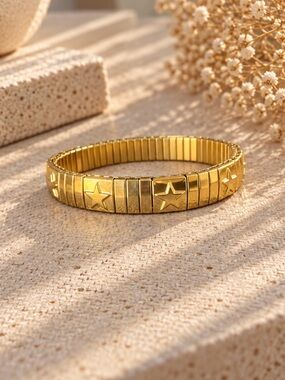 Gold Star Stretch Bracelet